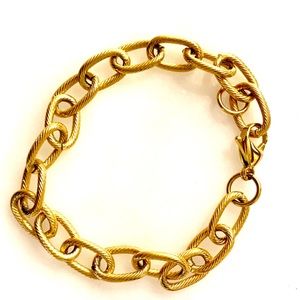 🦋Gold link bracelet